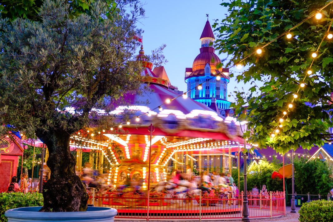 Сочи Парк за три летних месяца принял 640 тысяч гостей