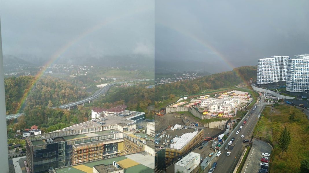 В Сочи после дождя появилась яркая радуга — фото
