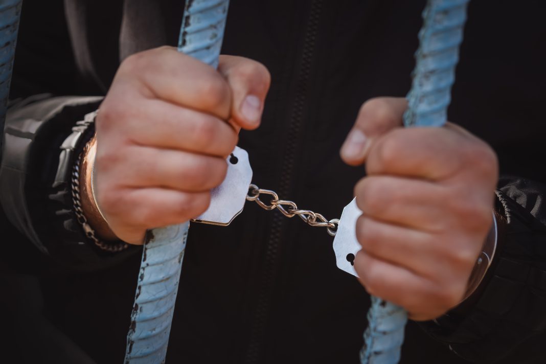 ФСБ задержала группу преступников в Краснодаре: они делали фиктивные документы для нелегалов