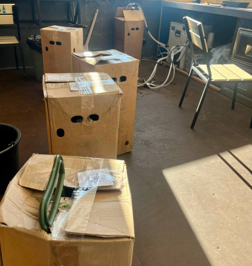 В Сочи полиция изъяла в баре 110 литров нелегального пива