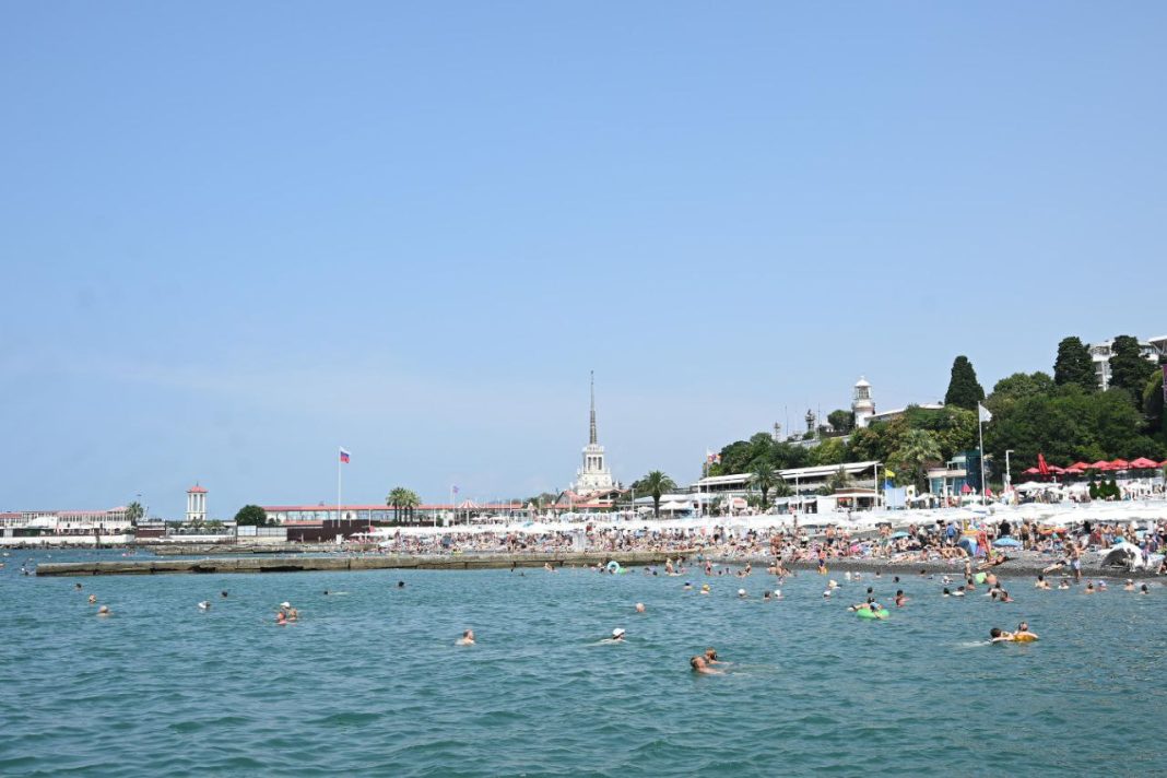 Названа дата окончания летнего купального сезона в Сочи