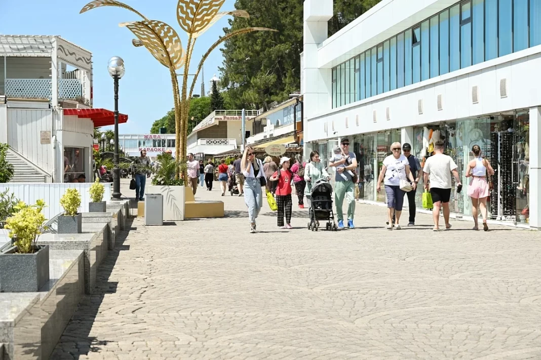 Власти Сочи: на курорте отдыхают около 184 тысяч гостей