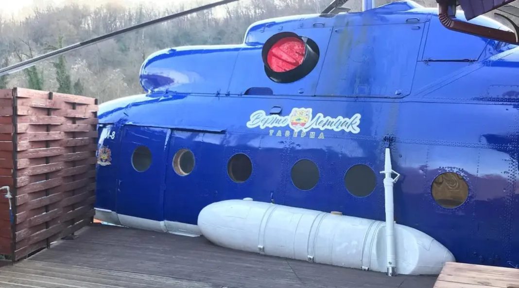 От неба к пару: в Сочи списанный вертолет Ми-8 получил вторую жизнь в виде бани