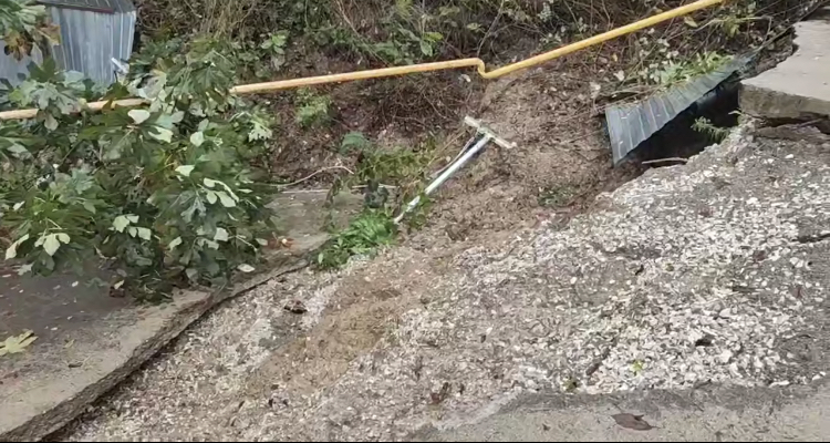 Социальные сети: на северном склоне Бытхи в Сочи сошел оползень