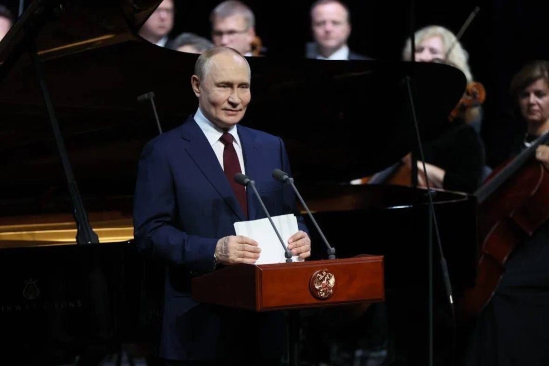 Уникальная площадка: Путин принял участие в открытии в «Сириусе» многофункционального концертного зала