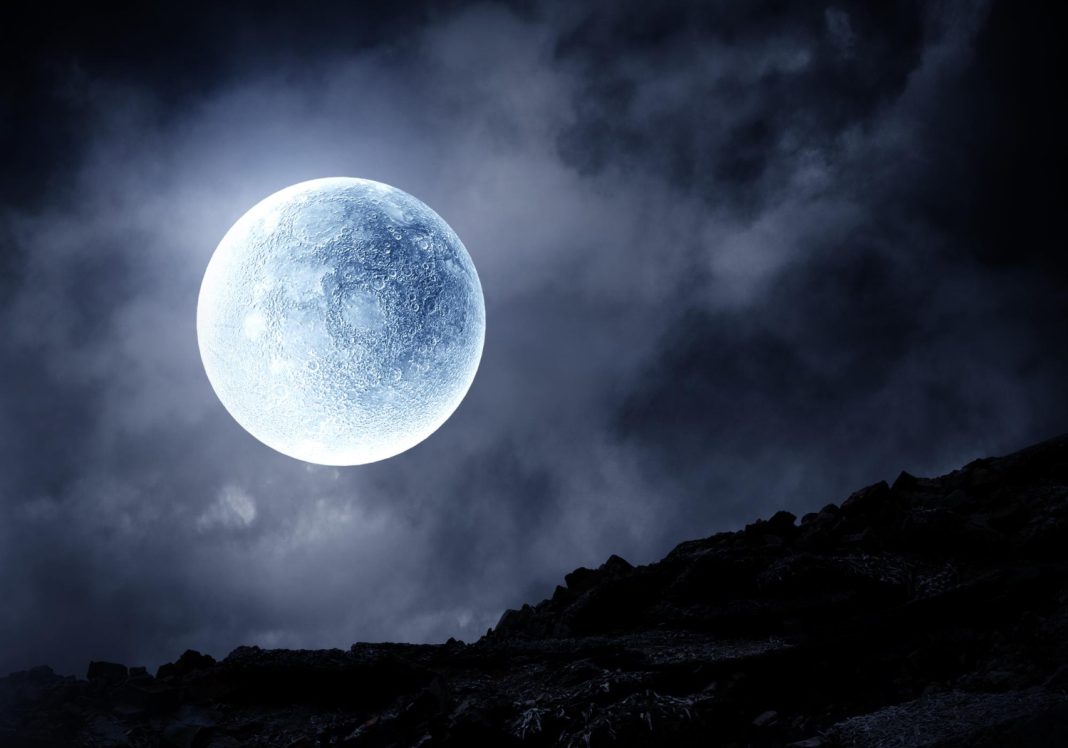 Суперлуние 7 октября: когда и где смотреть космический спектакль