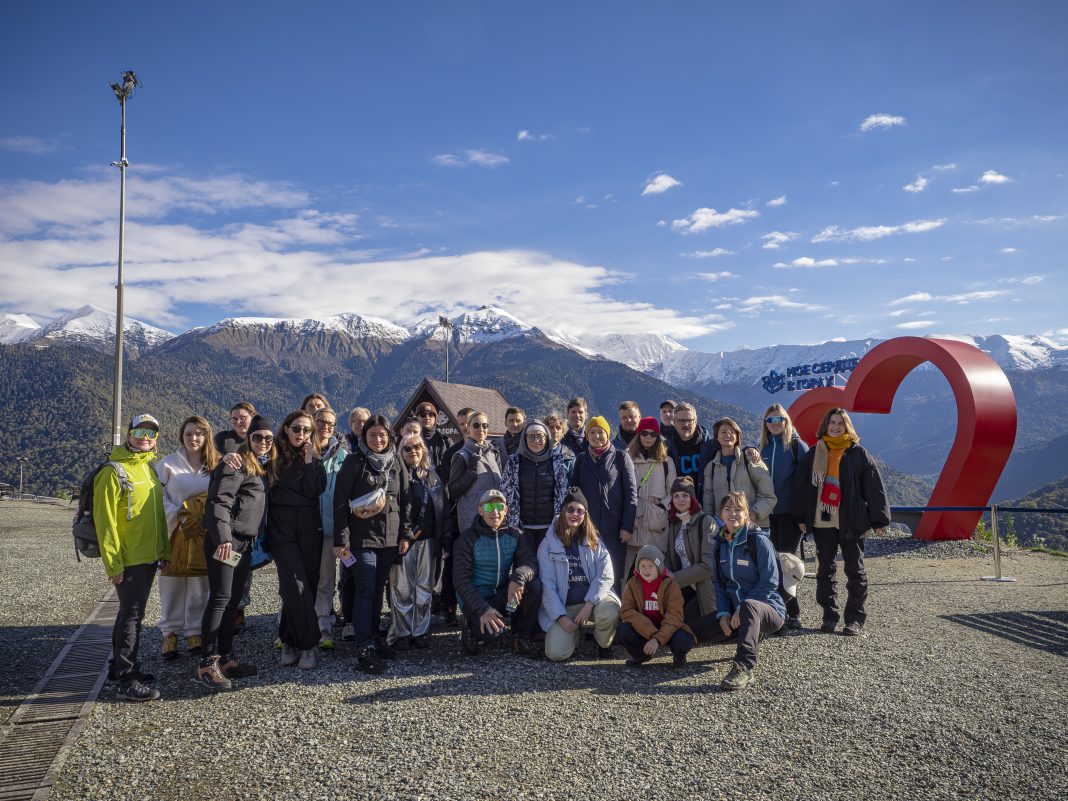 Ведущие экоблогеры России посетили курорт «Роза Хутор»