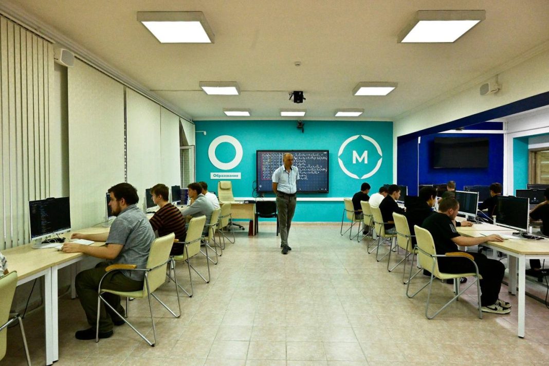 Лучшие кадры для курорта: к 85-летию СПО мэр оценил работу сочинского техникума