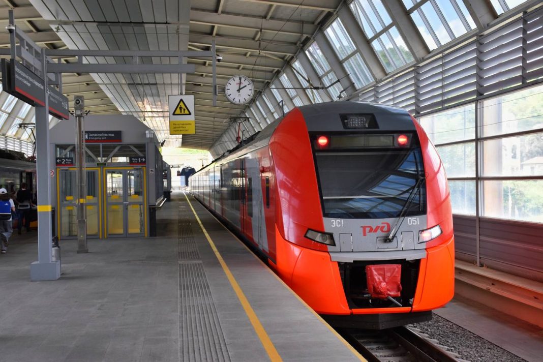 Стихия в Сочи: самый надежный способ добраться до аэропорта — «Ласточка»