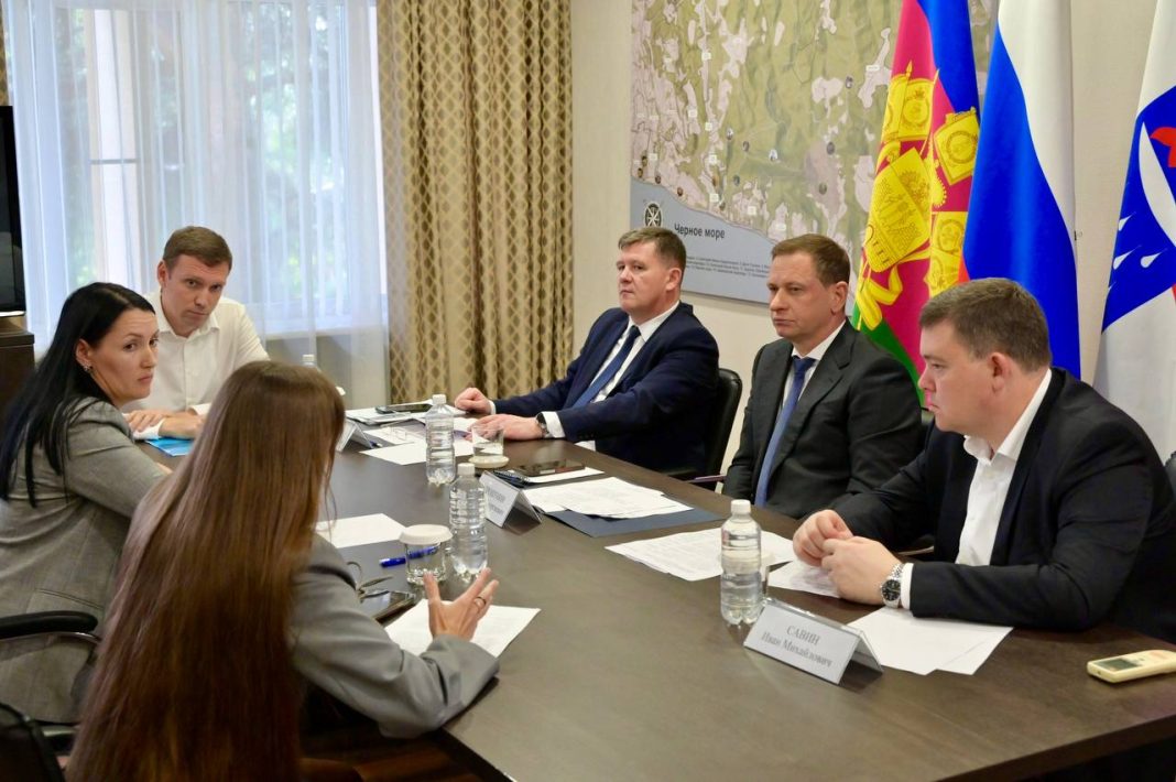 Проблема водоснабжения в «Сутугинском» и ремонт шоссе: мэрия Сочи назначила сроки