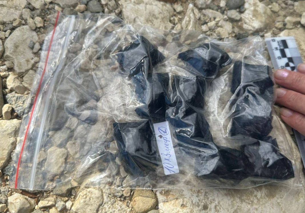 Правоохранители Сочи арестовали 19-летнего наркозакладчика из Кемерово