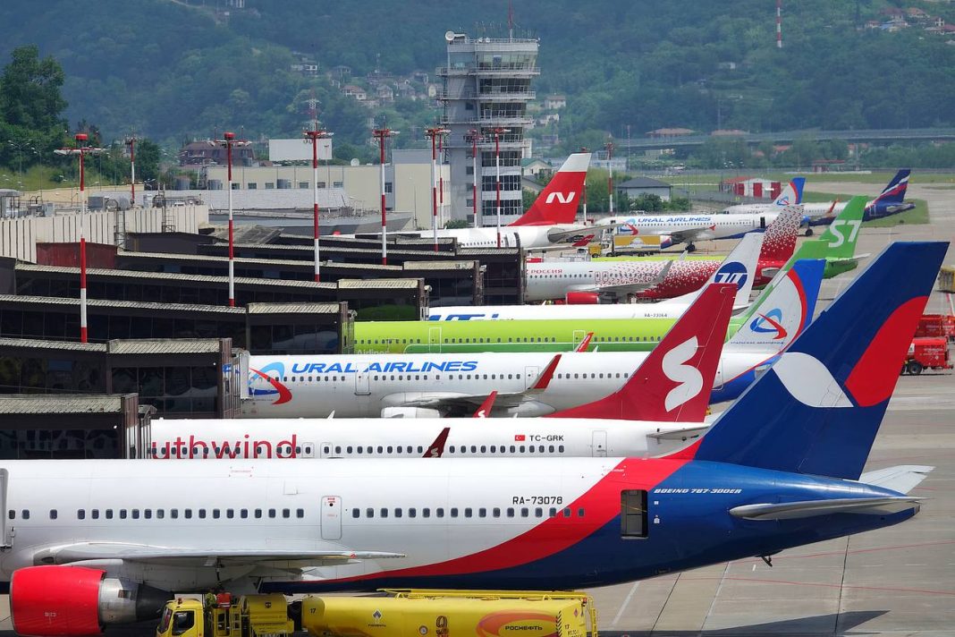 Сочи стал лидером по падению цен на перелеты в начале зимы