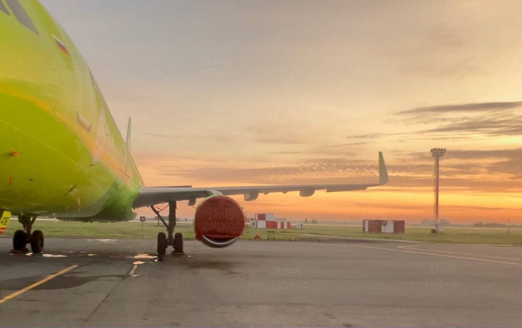 Рейс из Сочи в Новосибирск: десяти пассажирам отказали в посадке из-за овербукинга