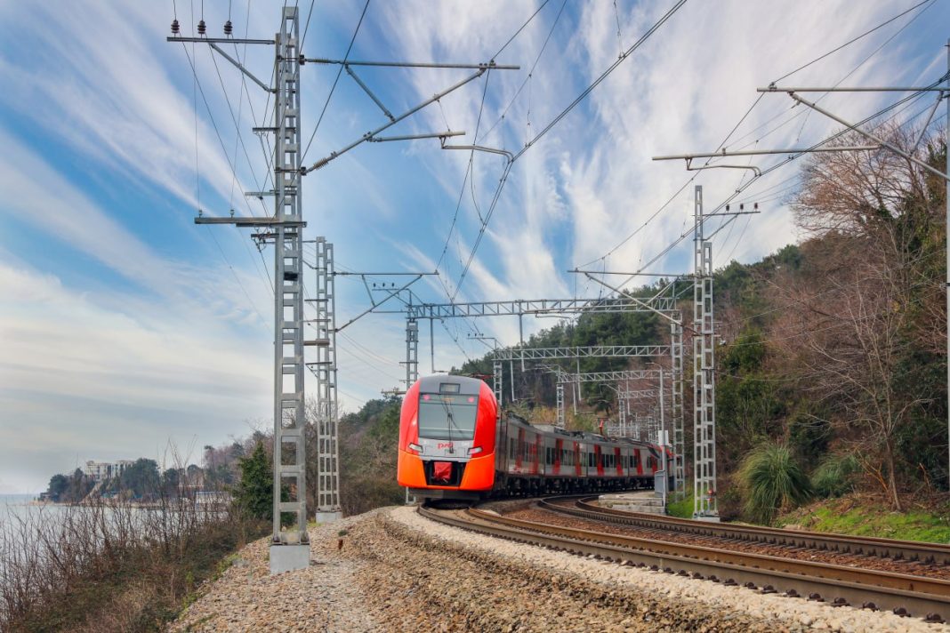 26 дополнительных рейсов «Ласточки» до Имеретинского курорта запустили в Сочи с 1 октября