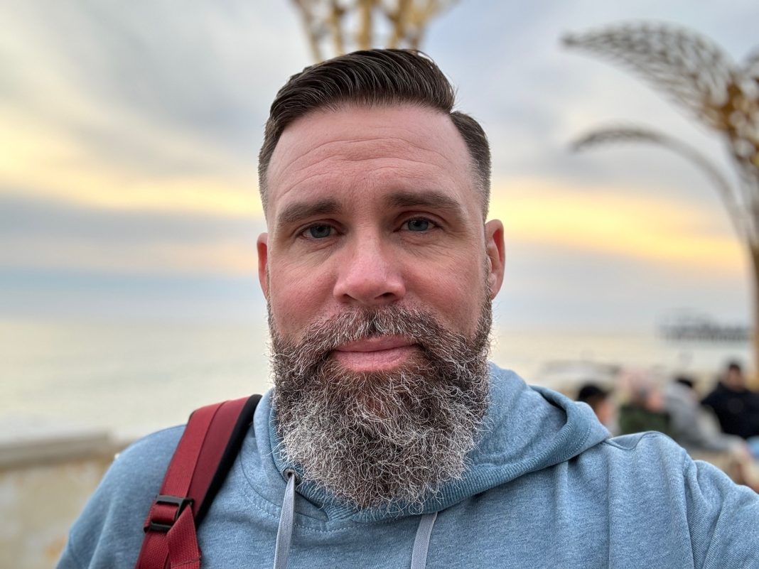 «Это просто безумие!»: блогер из США пришел в восторг от Сочи и высмеял мифы Голливуда о РФ