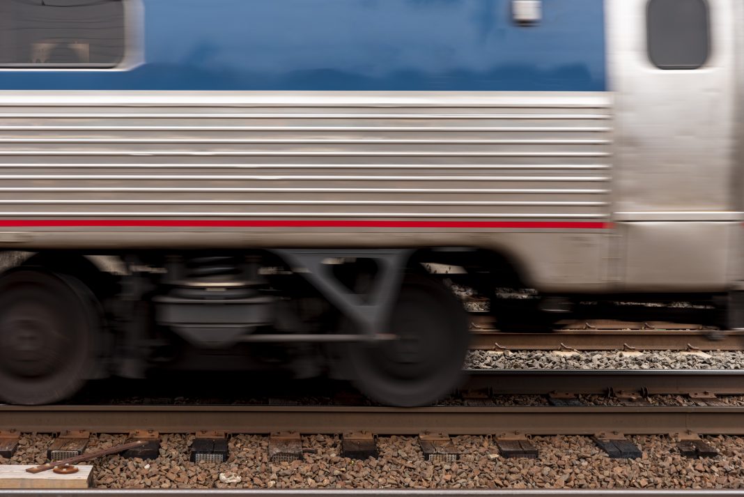 Подросток погиб от удара током на крыше грузового поезда на Кубани