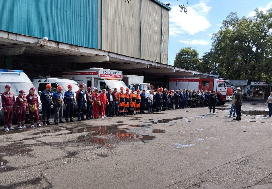 Условная атака дрона и аммиак: в Сочи прошли масштабные учения спасателей