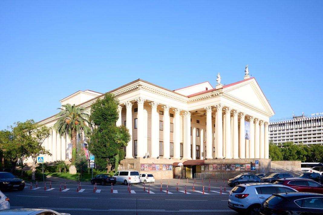 За звание культурной столицы: Сочи представляет насыщенную программу событий