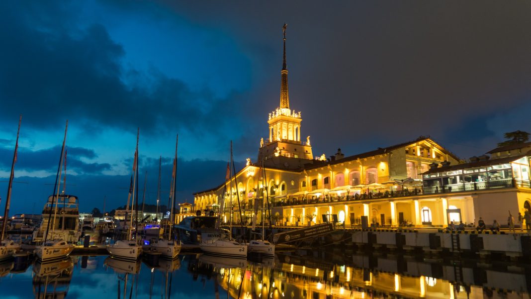 Власти Сочи рассказали, почему паром из Трабзона не пустили в порт курорта