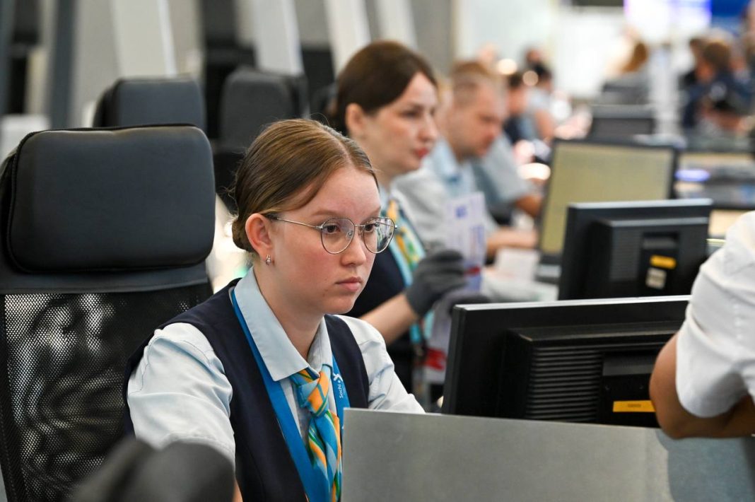 Аэропорт Сочи: шесть рейсов задержаны более чем на два часа после ночной атаки БПЛА