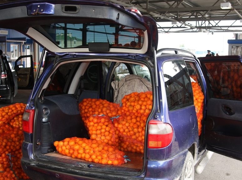 500 кг мандаринов из Абхазии не пустила в Россию таможня Сочи