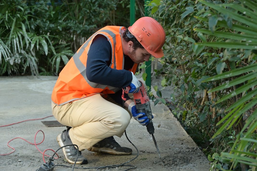 В Сочи до конца года обновят детскую площадку на Новосёлов