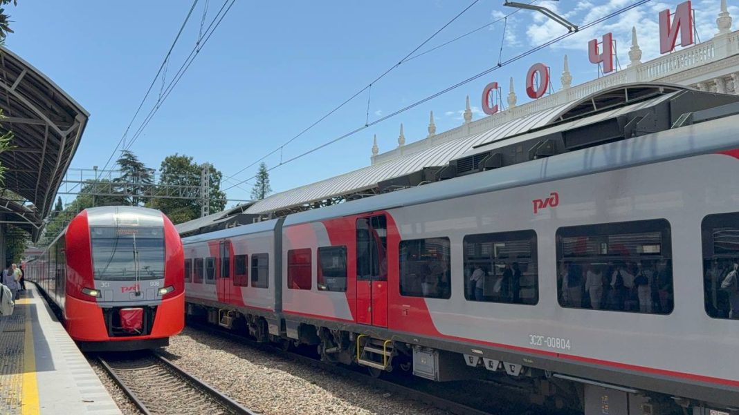 В Сочи изменят расписание электричек 15 и 18 ноября на время футбольных матчей