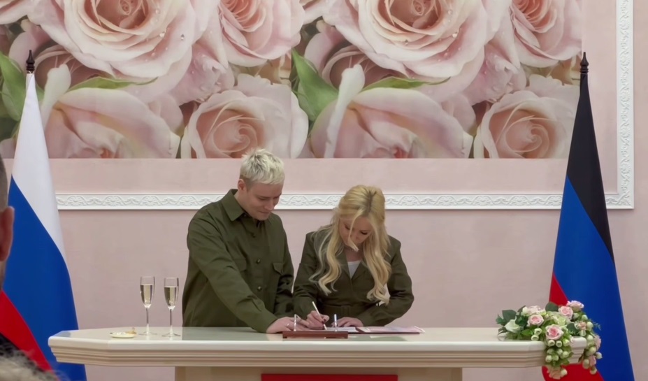 Камуфляж и белые розы: как прошла свадьба Shaman и Мизулиной