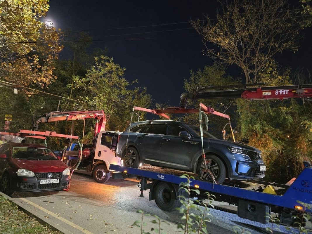 13 автомобилей за один рейд: в Сочи ужесточили контроль за парковкой