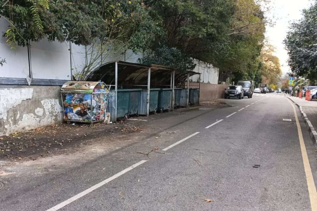 В Сочи с начала ноября очищено почти 1400 контейнерных площадок