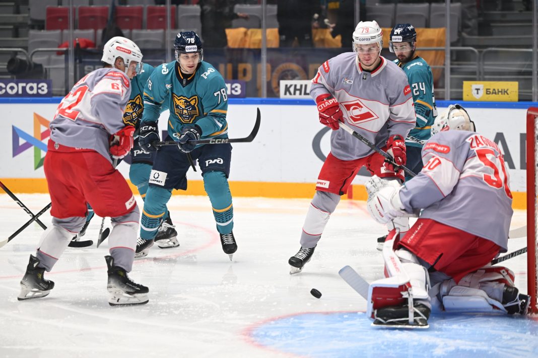 ХК «Сочи« проиграл «Спартаку» после упорной игры и доминирования вратарей