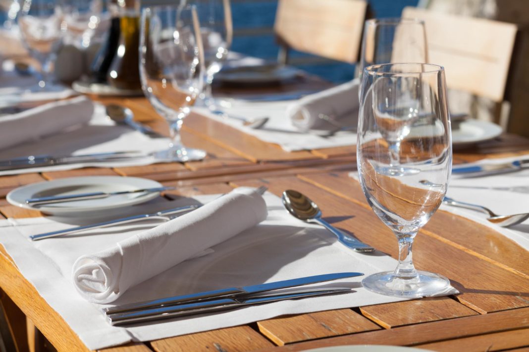 Прокуратура выявила нарушения на морских судах в Сочи, которые продавали еду и напитки