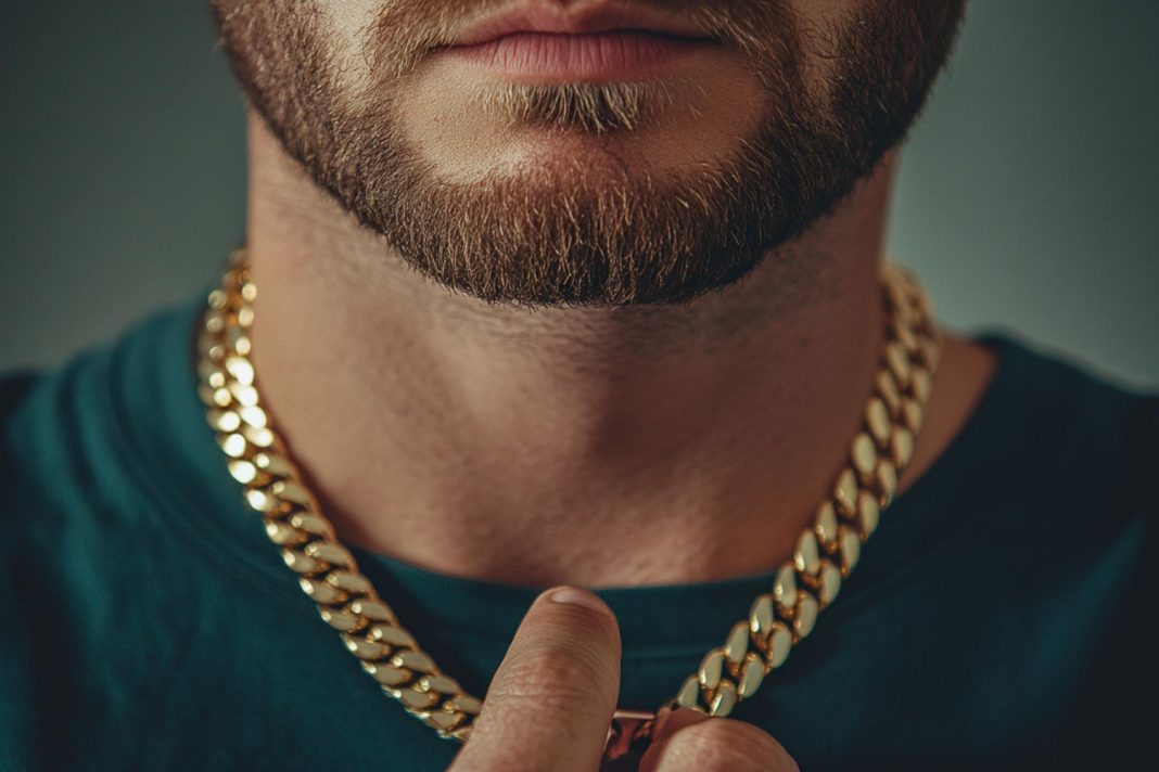 В Сочи приезжий сорвал с местного жителя золотую цепочку во время конфликта