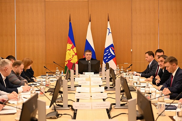 Мэр Прошунин: оперативный штаб Сочи контролирует готовность города к наплыву туристов