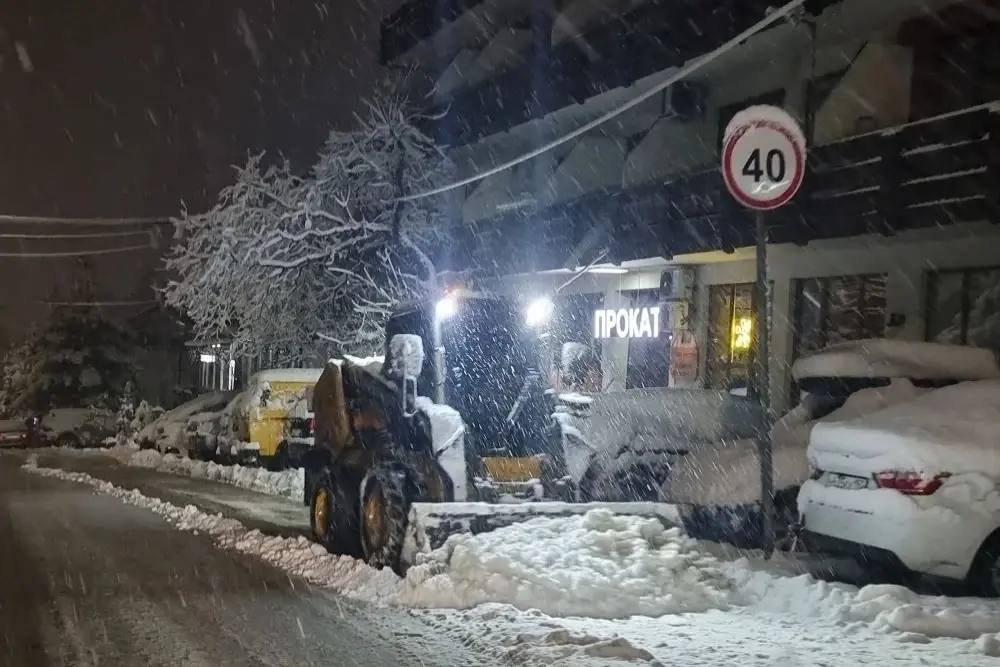 Снег атаковал горный кластер Сочи: ночью выпало 26 мм осадков