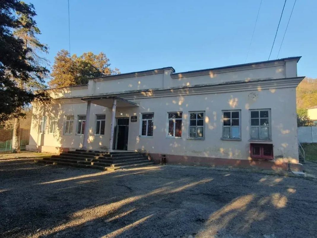 Личное поручение Кондратьева: проблему дома на Армавирской в Сочи устранят