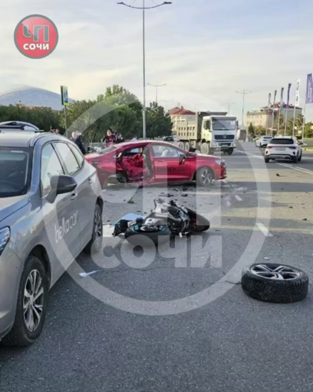 В Сочи мотоциклист погиб в лобовом столкновении у центра «Сириус»