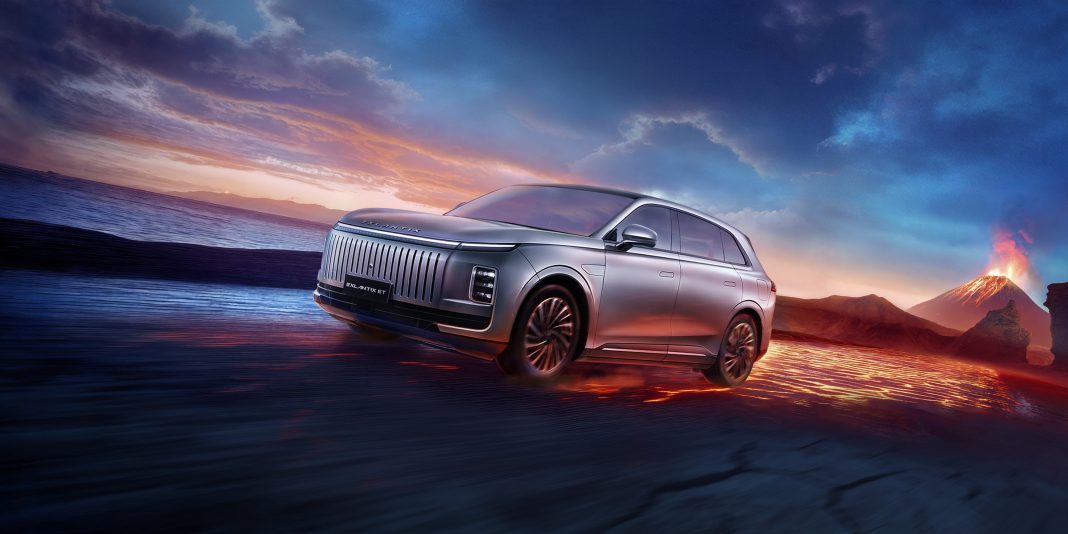 Автомобиль EXLANTIX ЕТ официально представлен в новом дилерском центре EXEED на Батумском шоссе 111/А в Сочи.