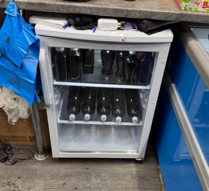 Сомнительный «согрев»: в Эстосадке полиция конфисковала 50 литров самодельного глинтвейна