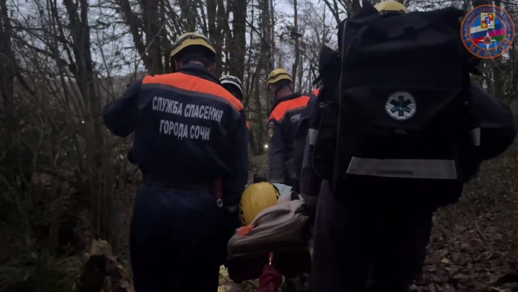 В Сочи у «Чёртовых ворот» туристка получила травму и не смогла выйти из леса