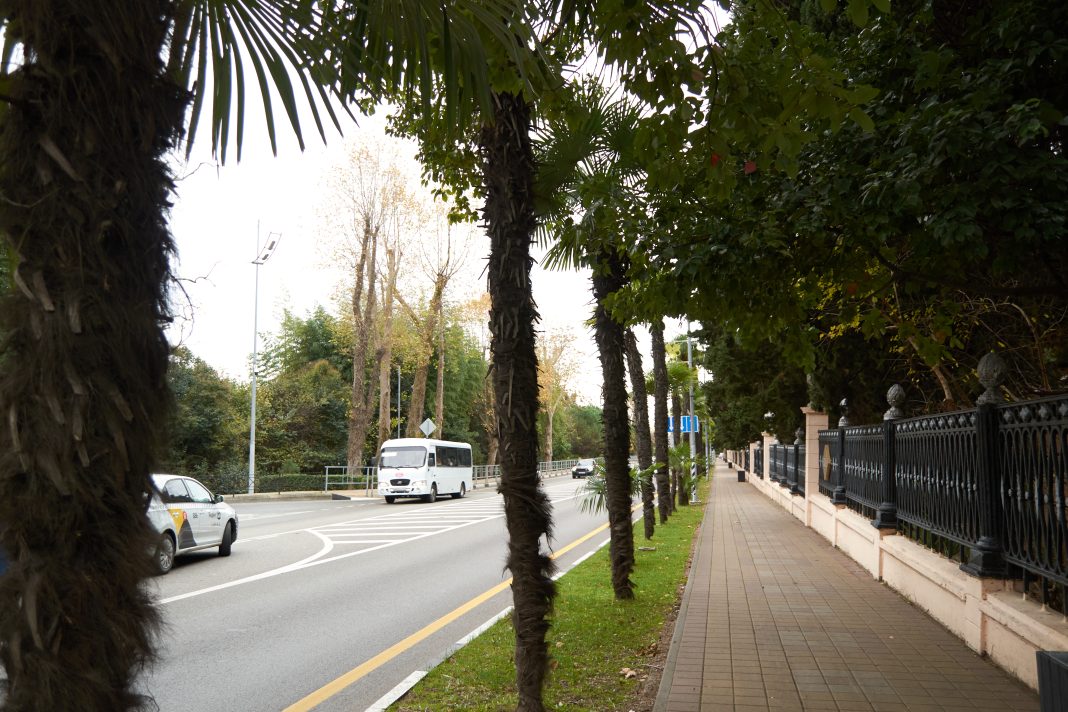 В центре Сочи открыли участок дороги, соединяющий улицы Егорова и Гагарина