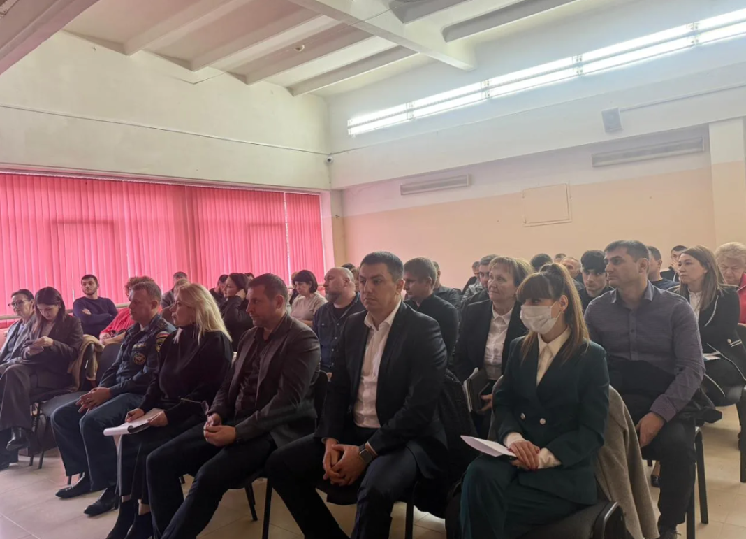 Дороги, тротуары, безопасность: в сочинском селе Сергей-Поле обсудили насущные вопросы