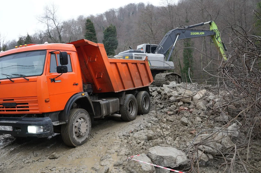 Глава Сочи отчитался о сносе 138 незаконных строений за год