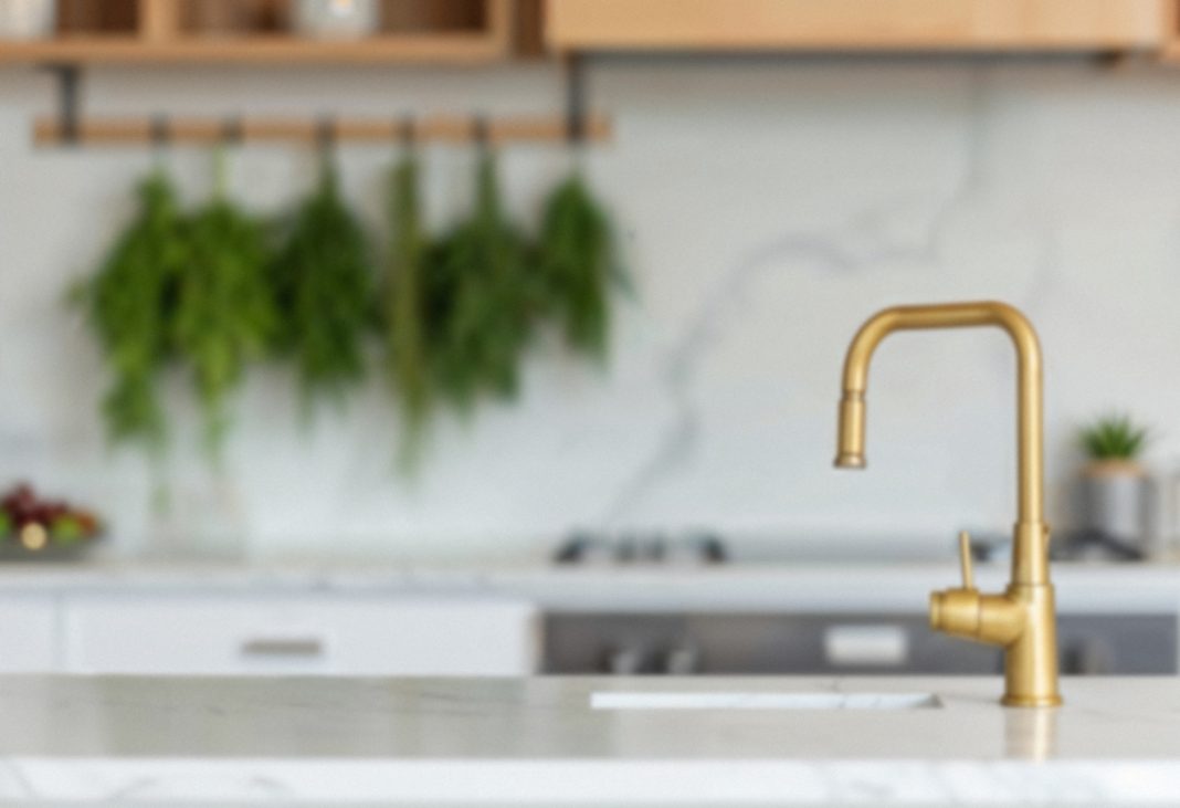 Почти 4,7 млн рублей задолжали Водоканалу Сочи за важный ресурс