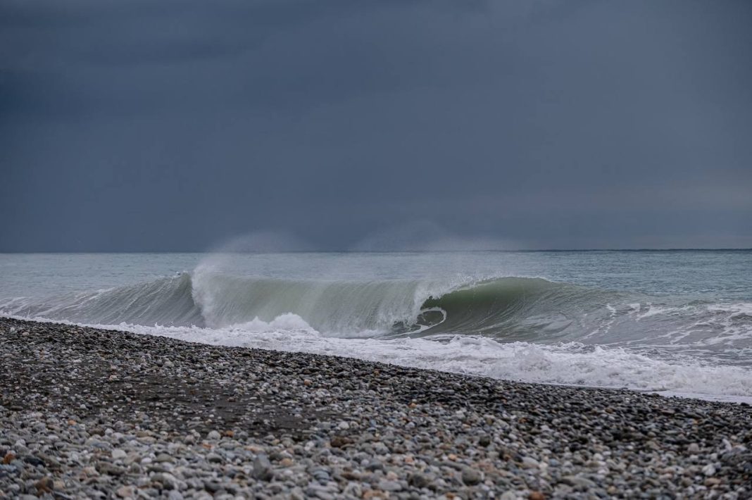 Днем и вечером 15 января в акватории Сочи проведут учебные стрельбы