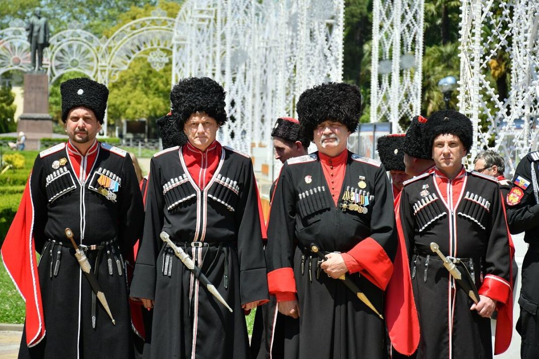 Казаки Сочи усилили охрану правопорядка: 40 тысяч патрулей за год