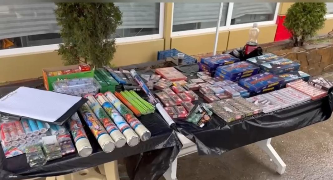 Палатку с 2500 сомнительных фейерверков убрали с улицы Мира в Адлере