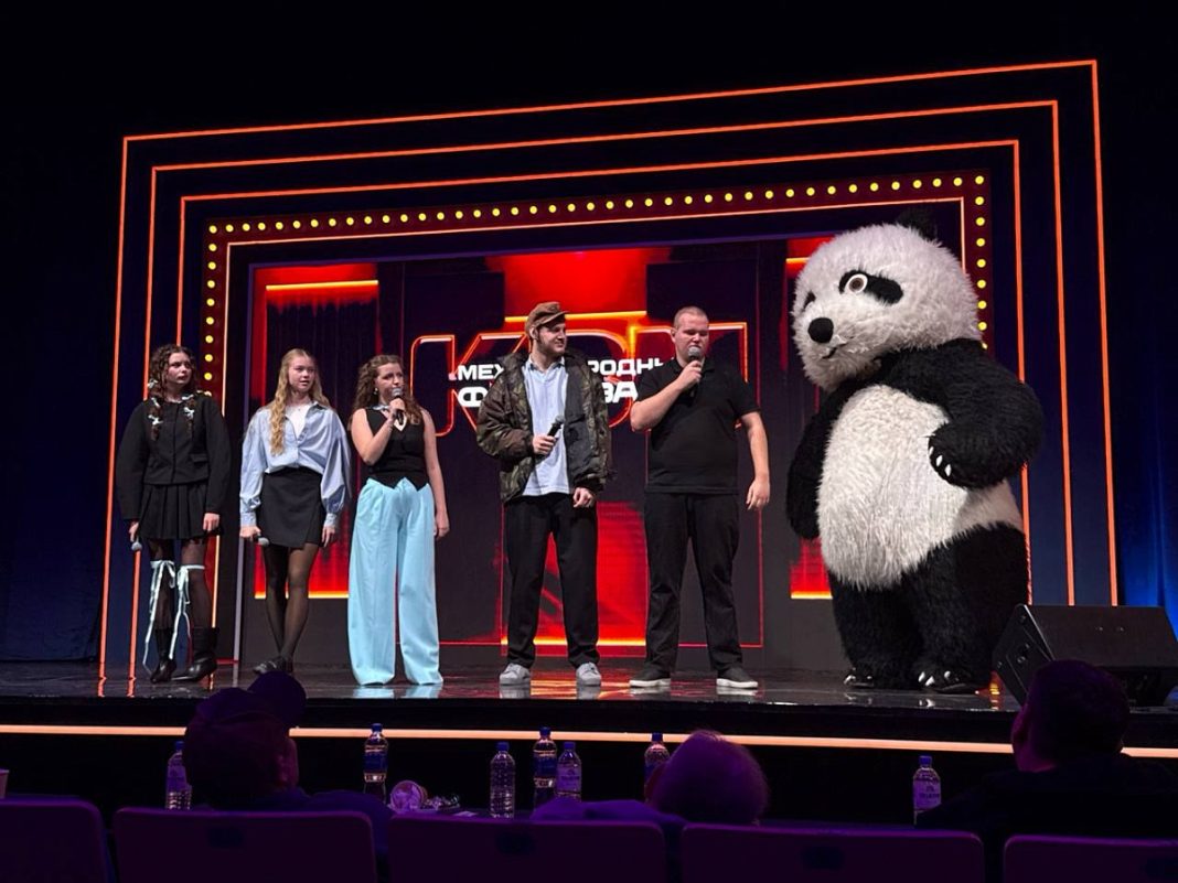 «Играем всей страной»: в Сочи стартовал юбилейный КВН