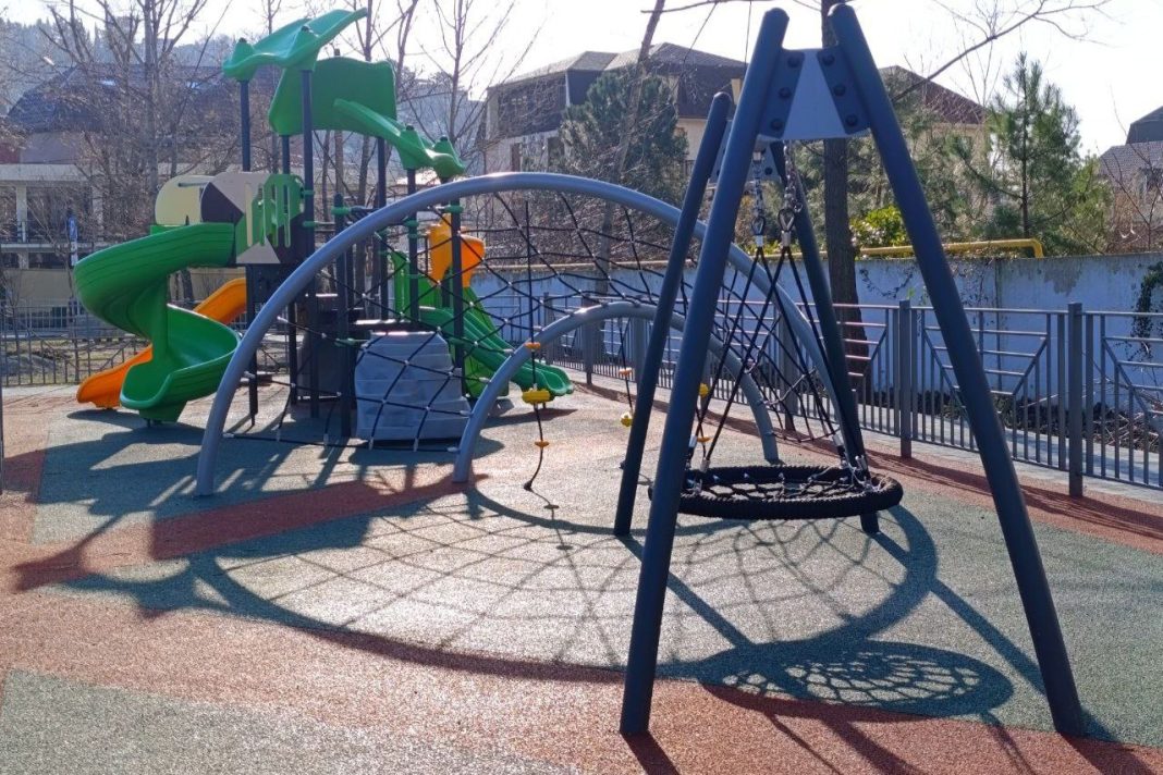 Работы в сочинском сквере имени Героя Тормахова завершат к весне