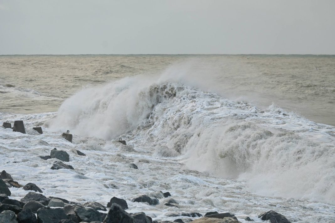В прибрежном кластере Сочи и Сириуса ожидается волнения моря